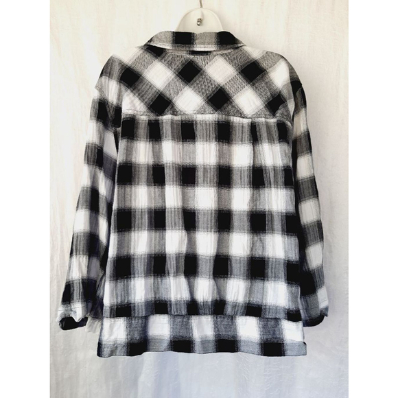 Women's Cato Black and White Plaid cropped Flannel Shirt Size 22W - Picture 2 of 4